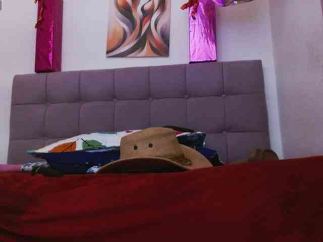 Lola-wish webcam