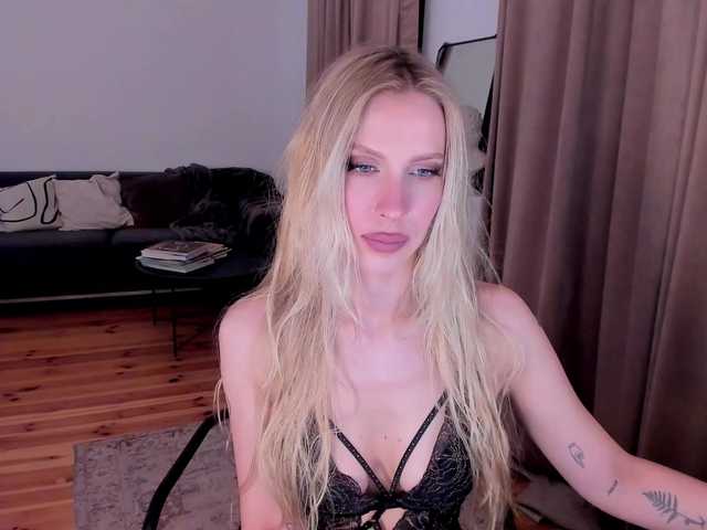 ToxicBlonde webcam