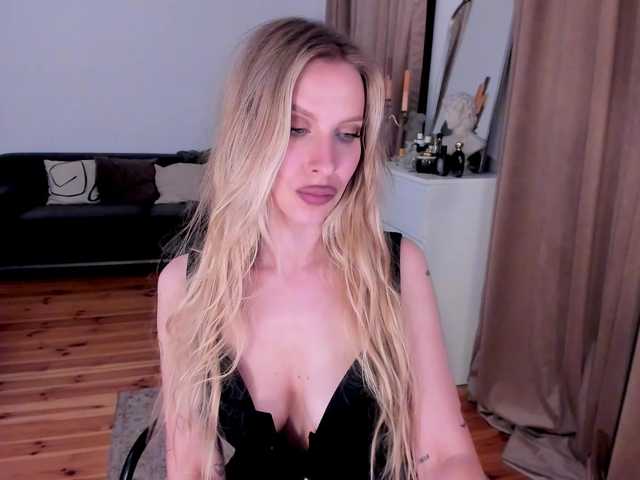 ToxicBlonde webcam