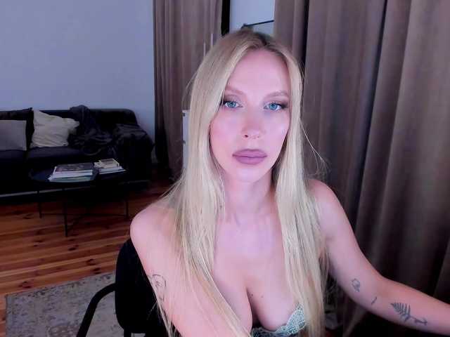 ToxicBlonde webcam