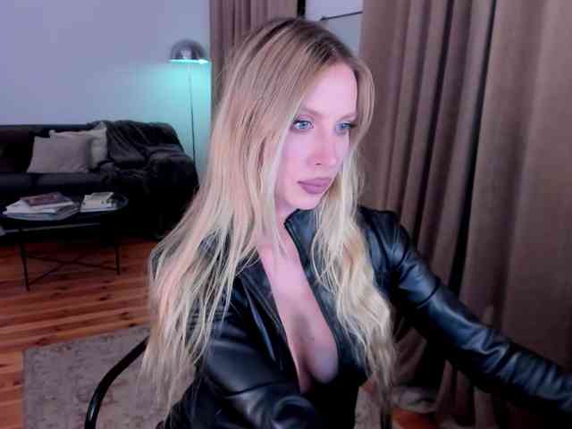 ToxicBlonde webcam