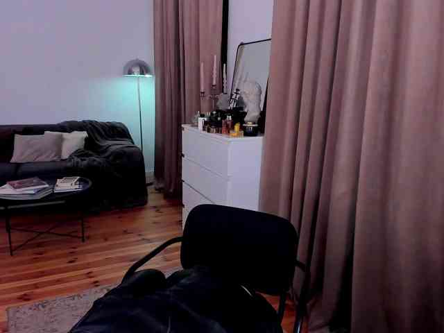 ToxicBlonde webcam