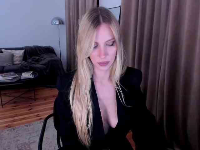 ToxicBlonde webcam