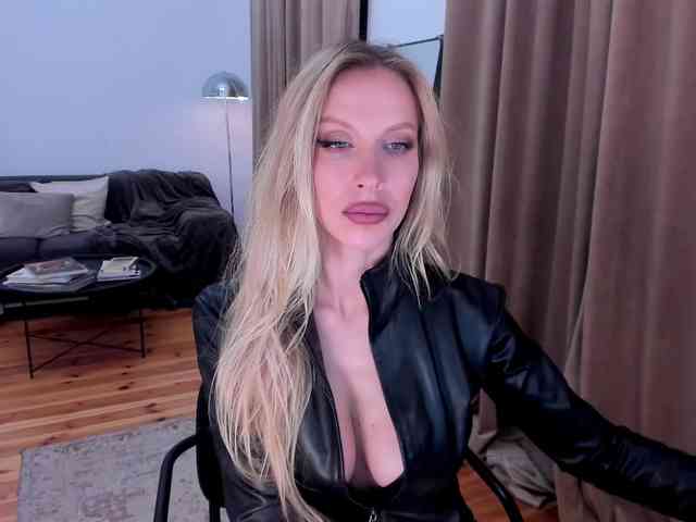 ToxicBlonde webcam