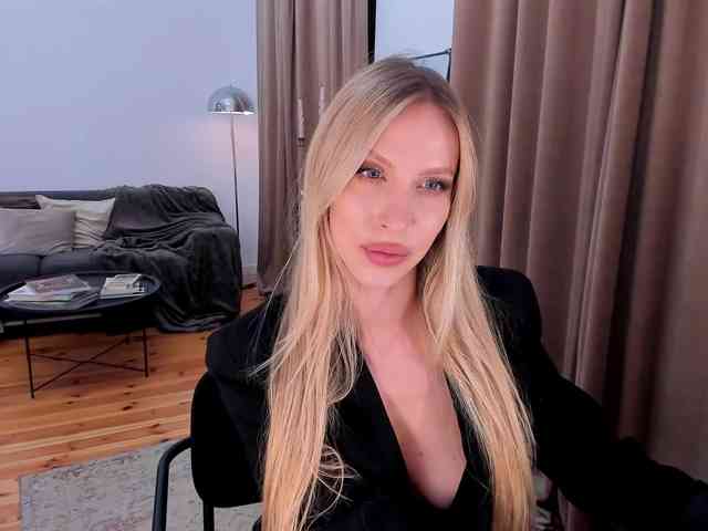 ToxicBlonde webcam