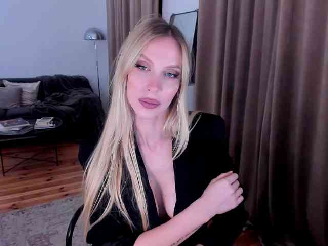 ToxicBlonde webcam
