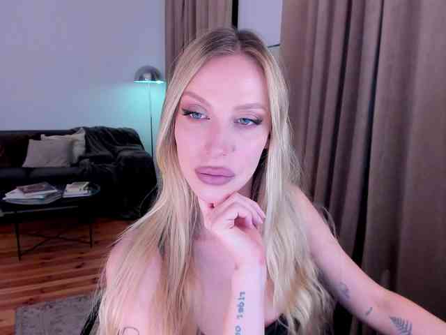 ToxicBlonde webcam