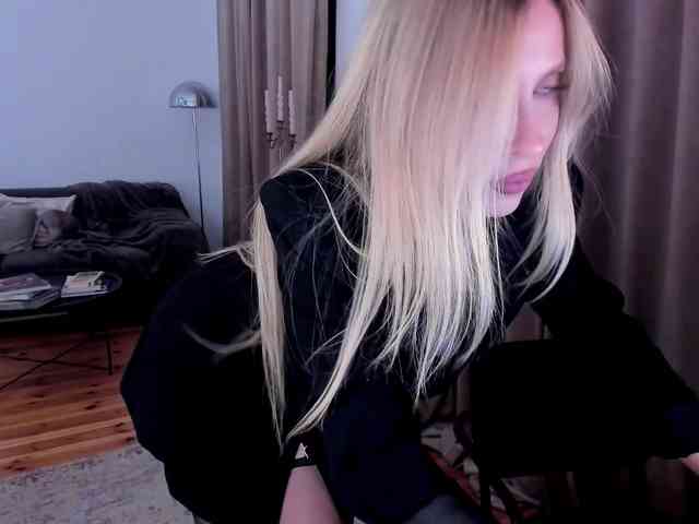 ToxicBlonde webcam