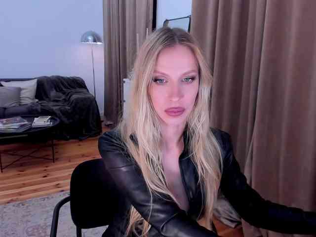 ToxicBlonde webcam