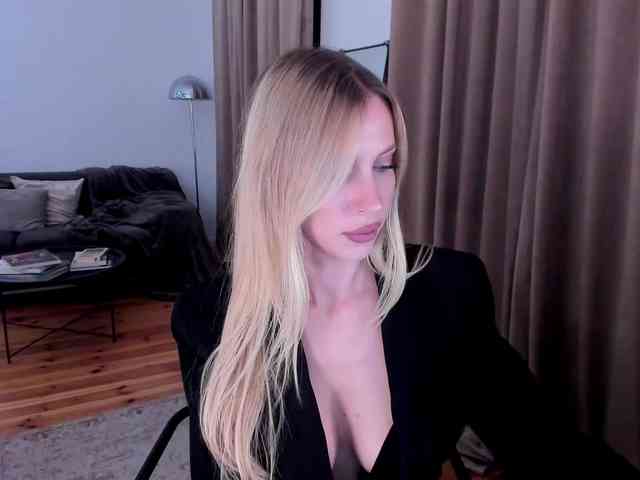 ToxicBlonde webcam