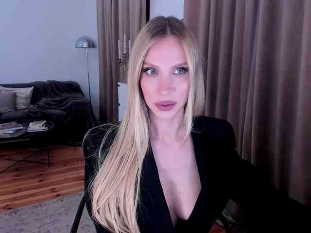 ToxicBlonde webcam