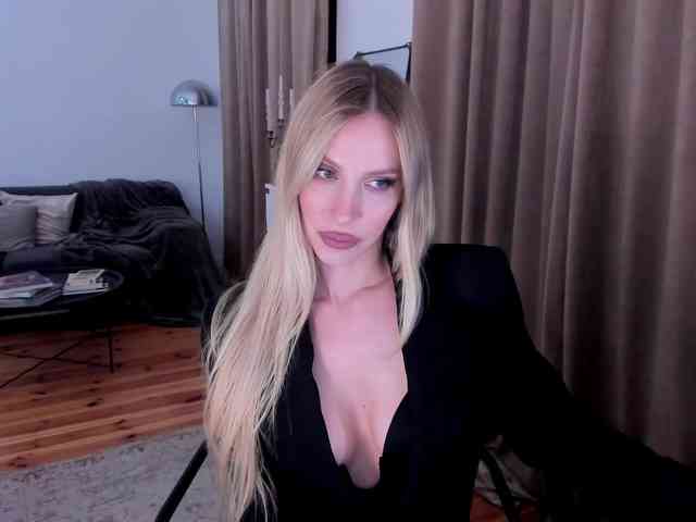 ToxicBlonde webcam