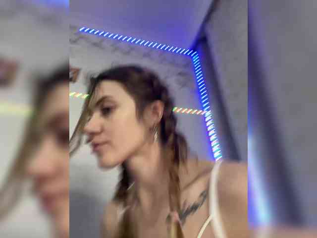 KristinaMoonx webcam