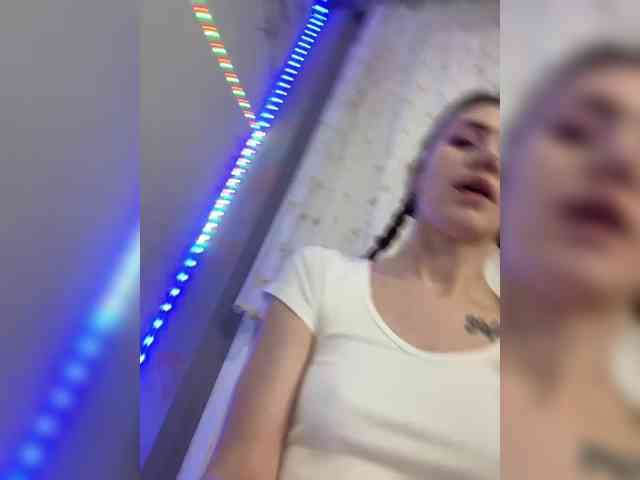 KristinaMoonx webcam