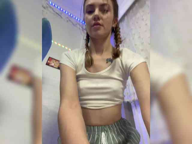 KristinaMoonx webcam