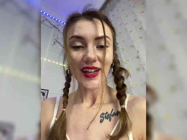 KristinaMoonx webcam