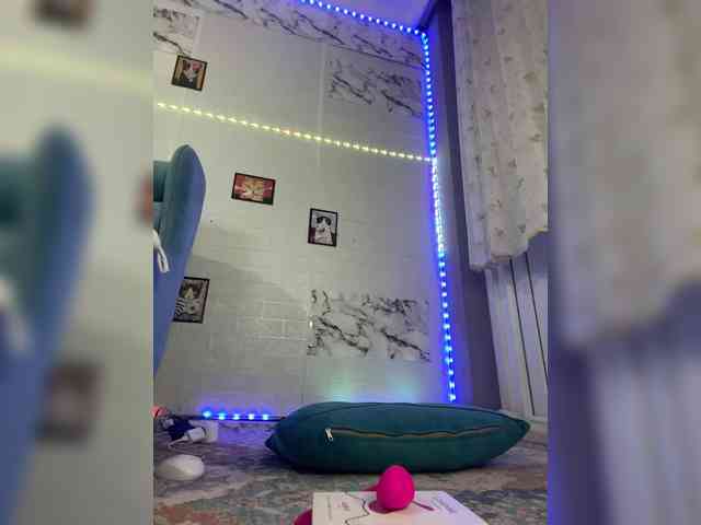 KristinaMoonx webcam