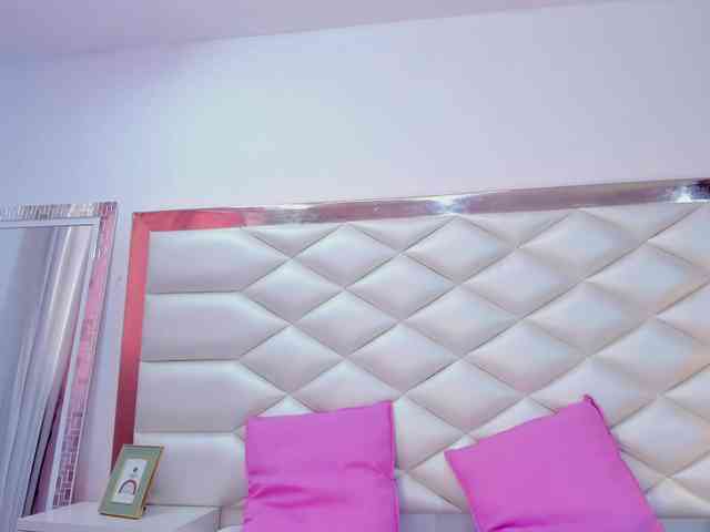 KarinaGomez webcam
