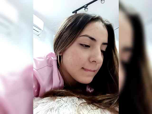 BellaSaint webcam
