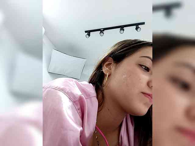 BellaSaint webcam