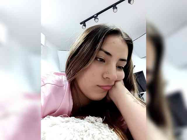 BellaSaint webcam
