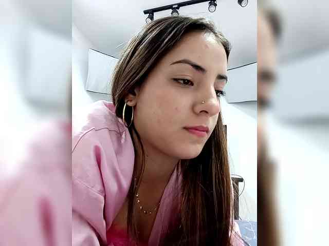 BellaSaint webcam