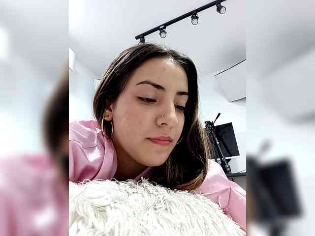 BellaSaint webcam
