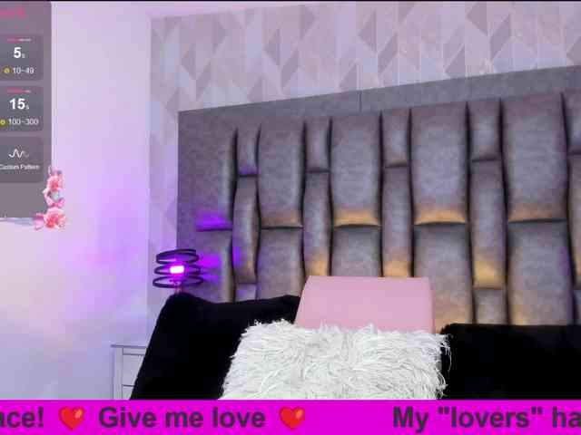 BellaSaint webcam
