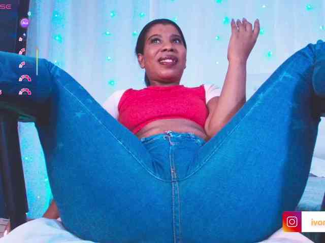 Yvonejoness webcam