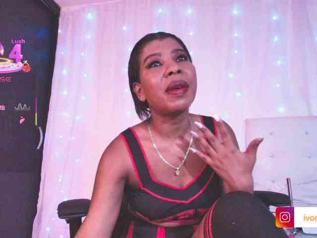 Yvonejoness webcam
