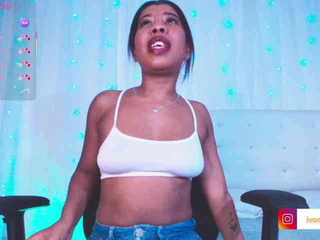 Yvonejoness webcam