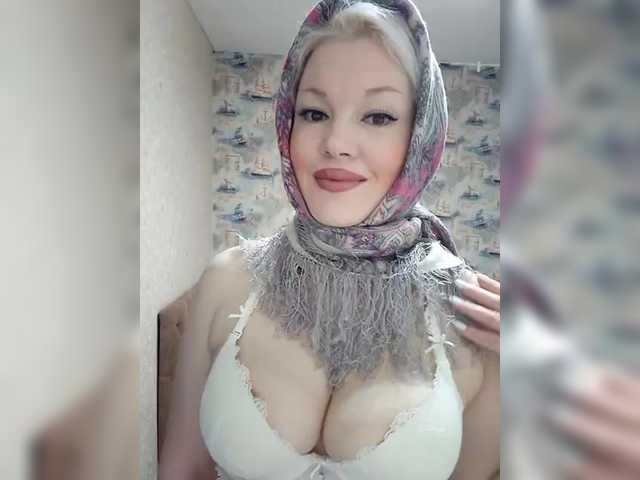 Entra en el chat con el modelo AlenkiyCvetochek AlenkiyCvetochek