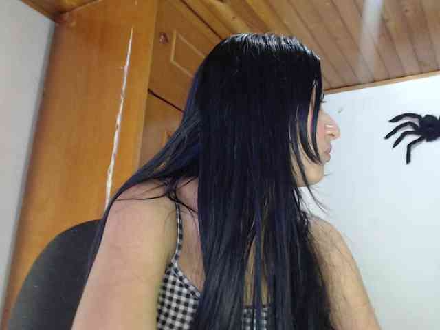 hilari18 webcam