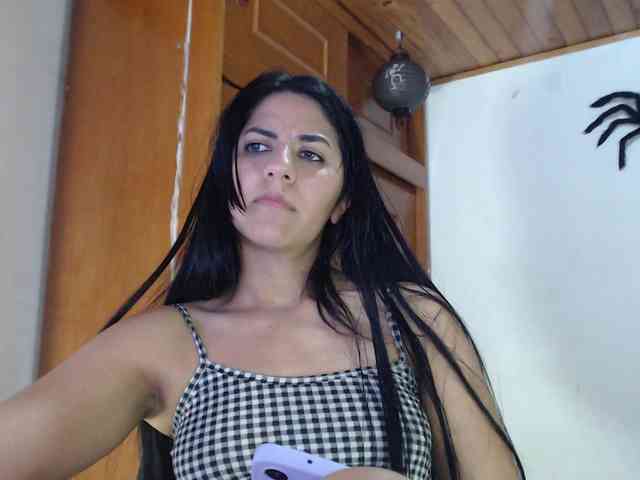 hilari18 webcam