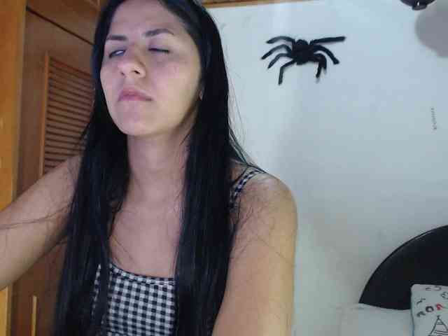 hilari18 webcam