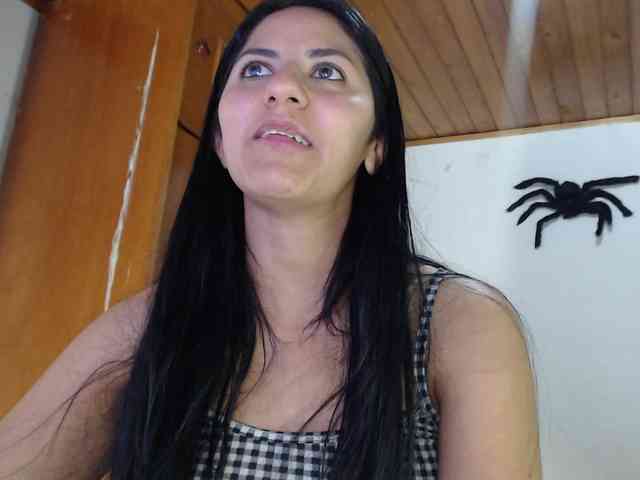 hilari18 webcam