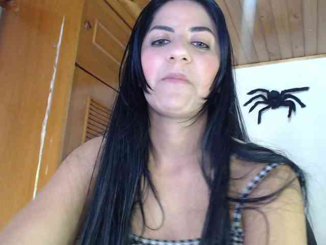 hilari18 webcam