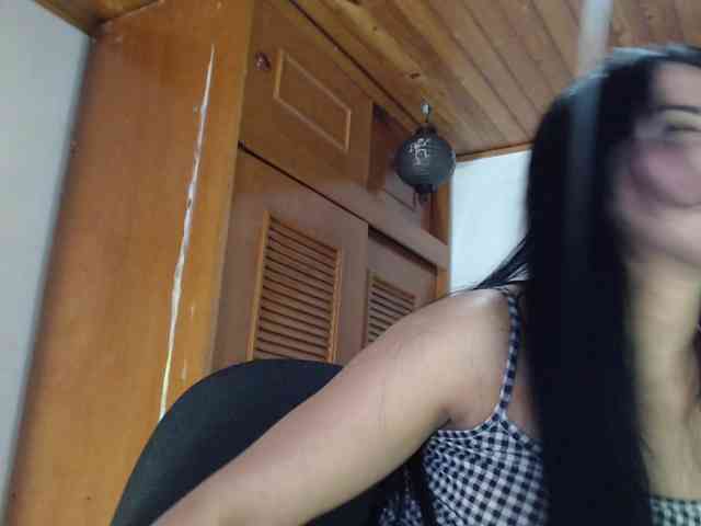 hilari18 webcam