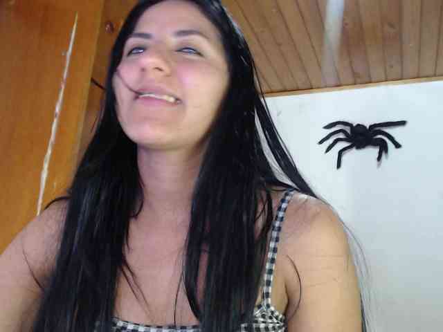 hilari18 webcam