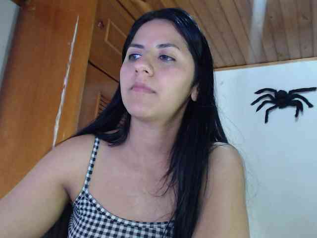 hilari18 webcam