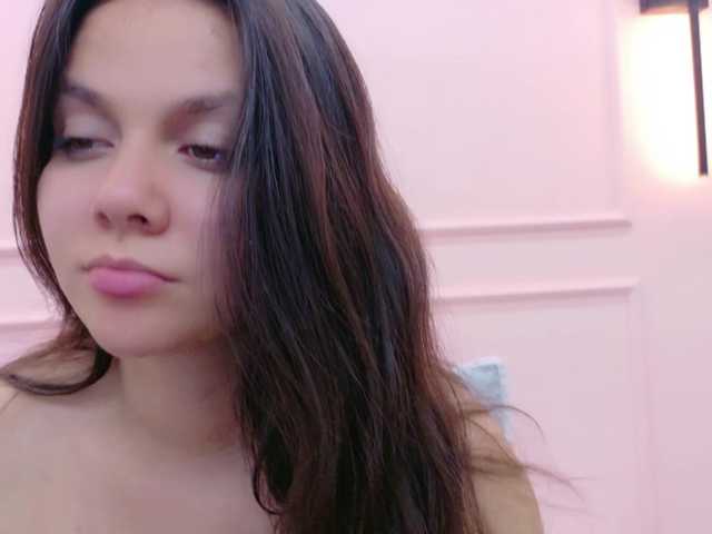 Gratis Live Sexcam mit CarolineVega CarolineVega