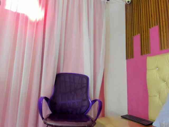 LuciaSpear webcam