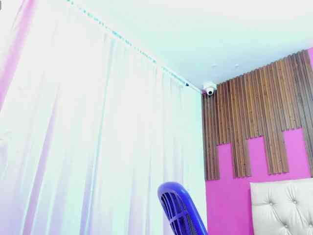 LuciaSpear webcam
