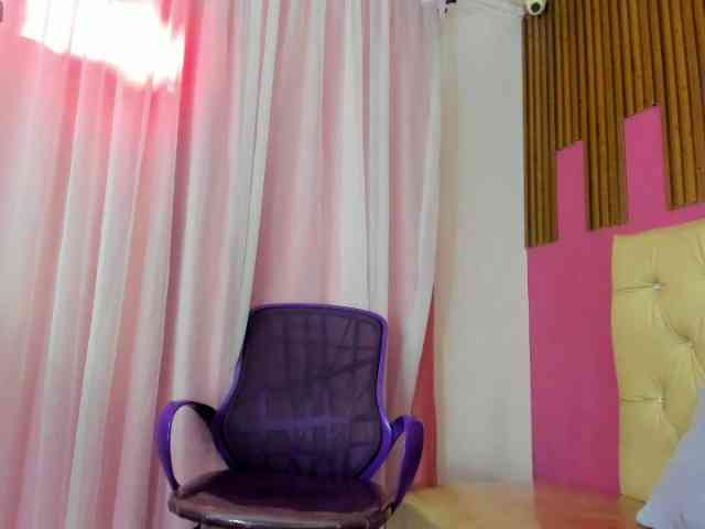 LuciaSpear webcam