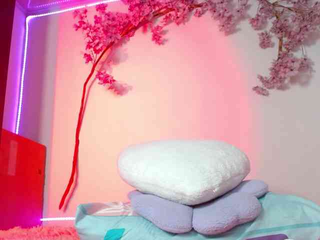 Lindseyferrer webcam