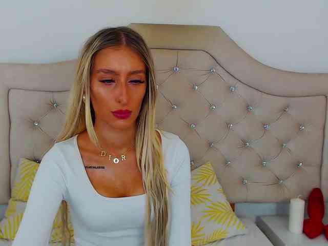 NatalieFlirt webcam