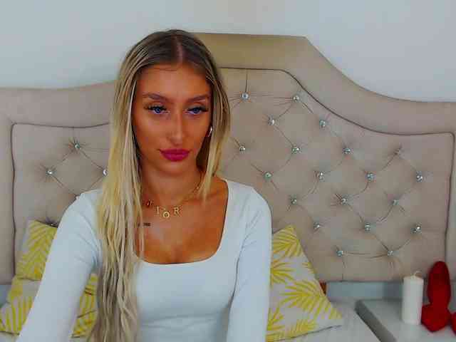 NatalieFlirt webcam