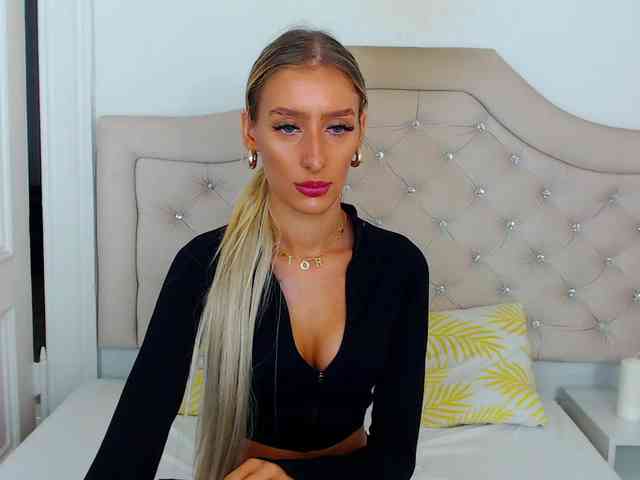 NatalieFlirt webcam