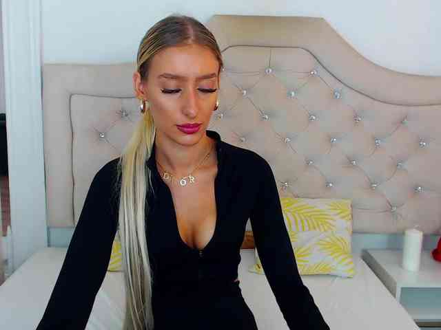 NatalieFlirt webcam