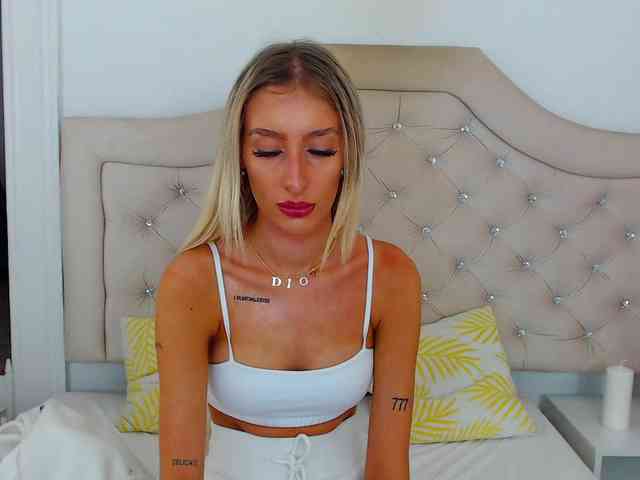 NatalieFlirt webcam